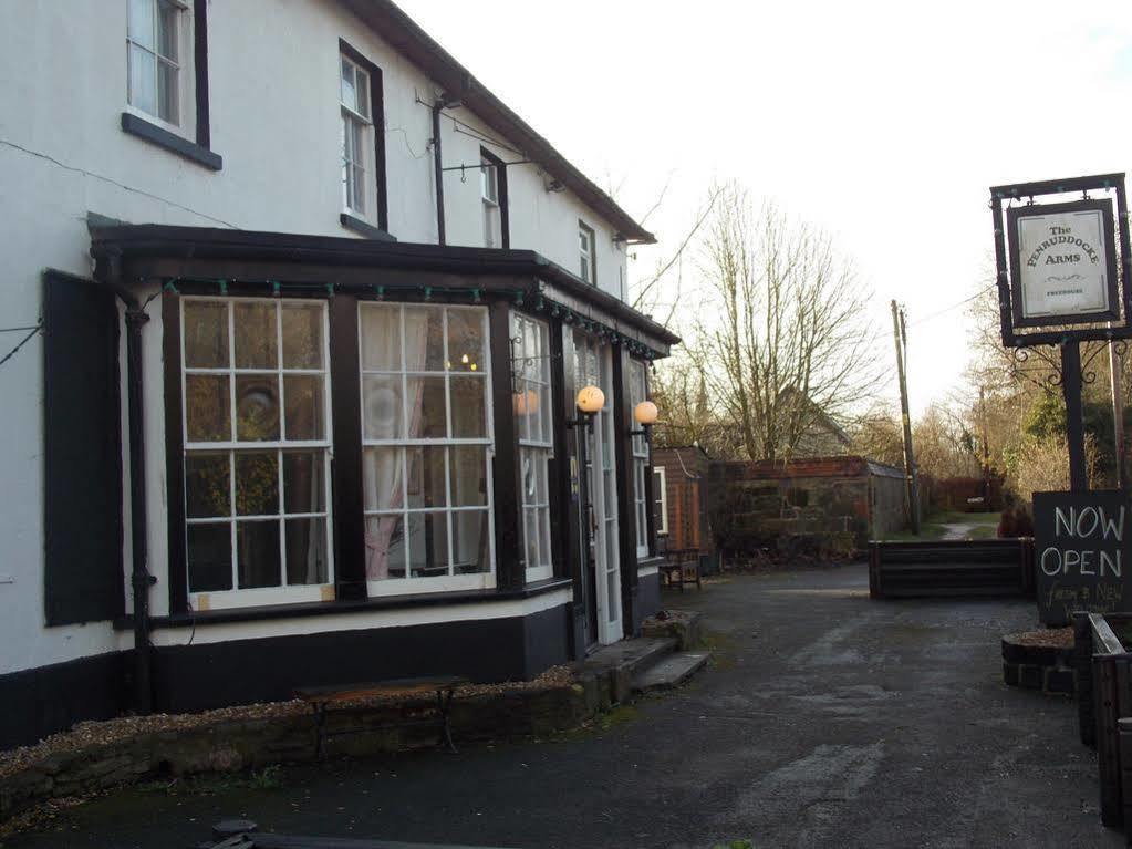Bed and Breakfast The Penruddocke Arms Dinton  Exterior foto